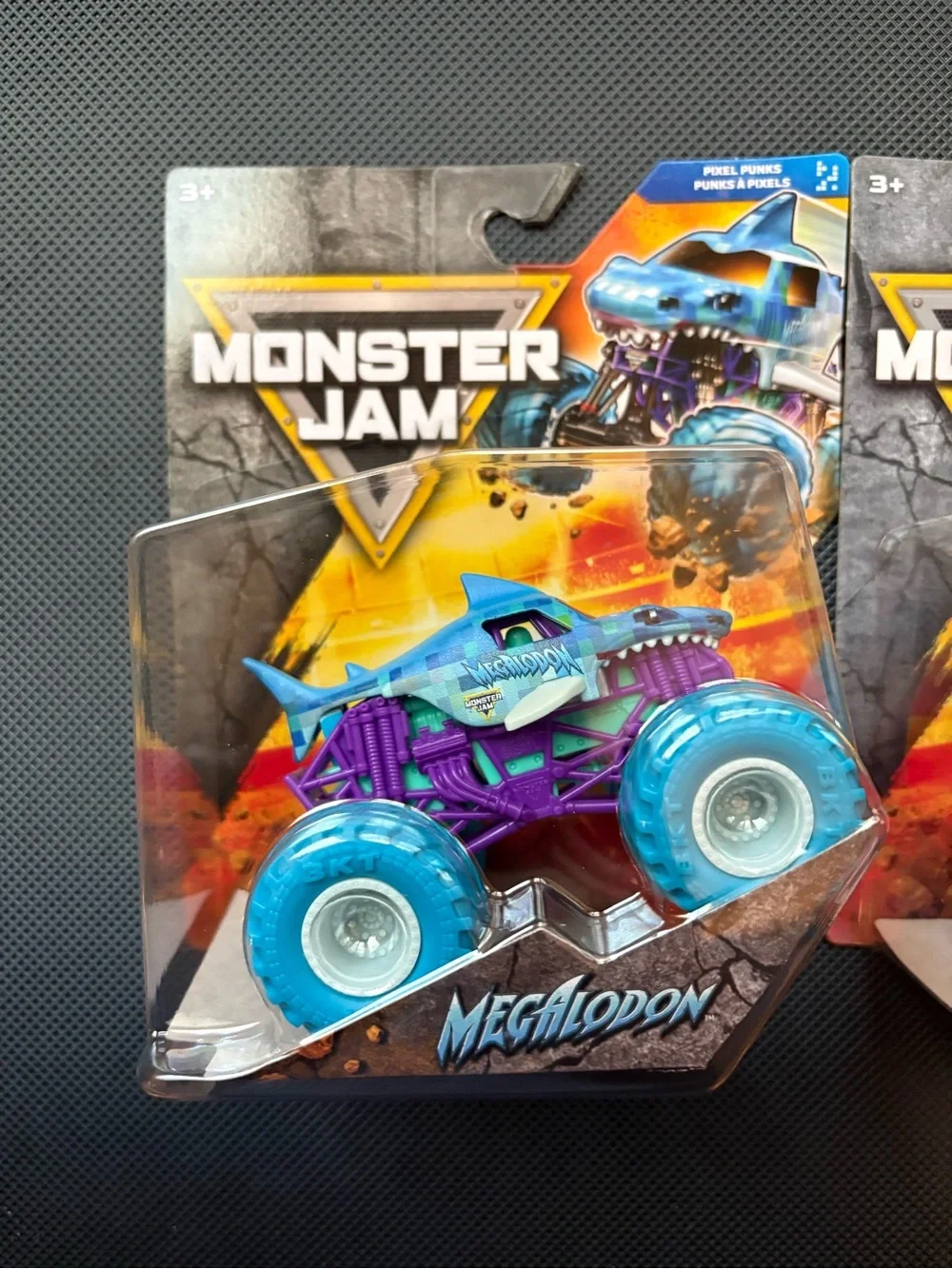 Kids Monster Jam Truck Toy - Megalodon & Dragon *CHASE*